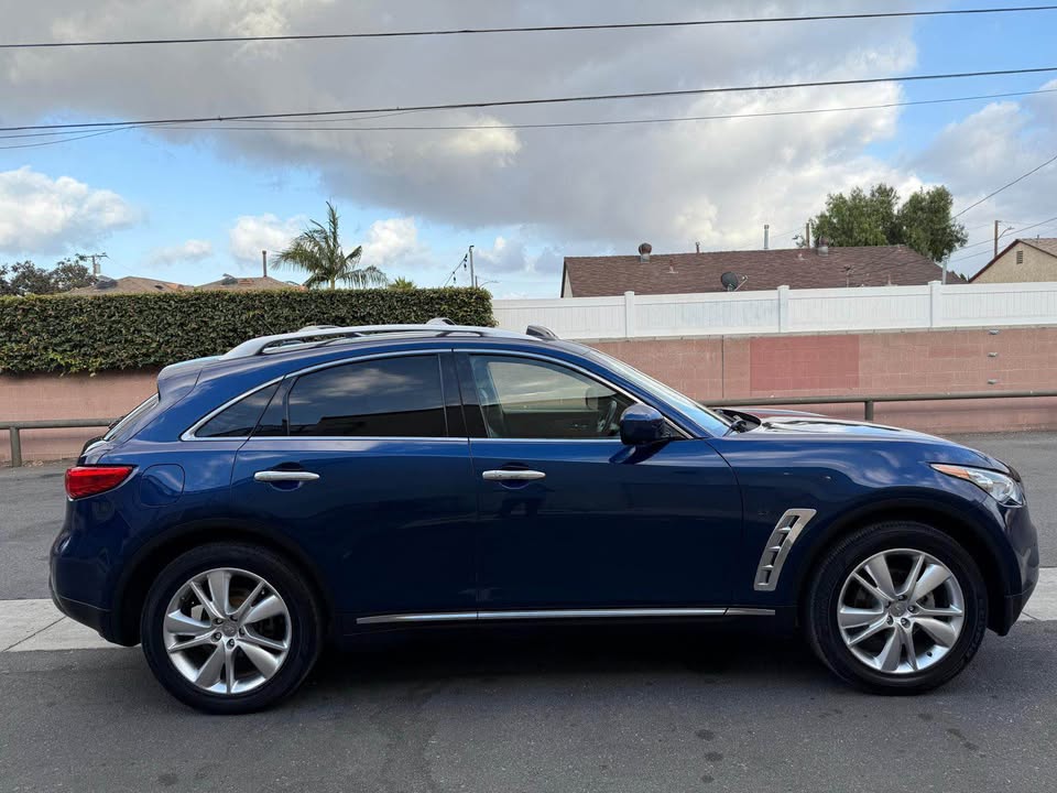 Infinity QX70
