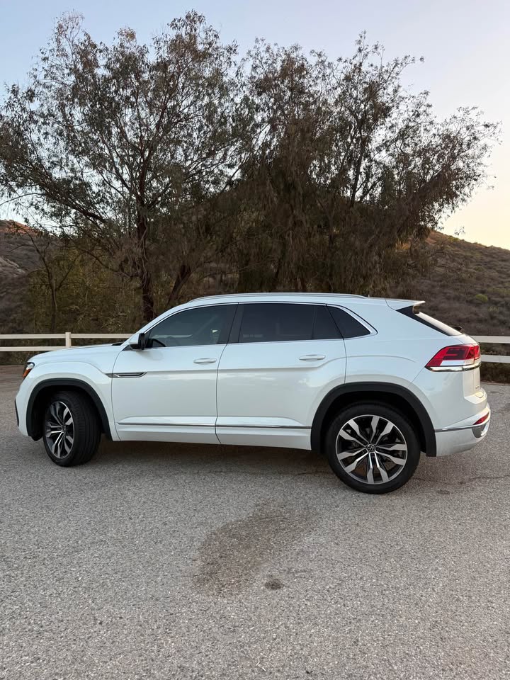 Volkswagen Atlas SEL R-Line 4 Motion