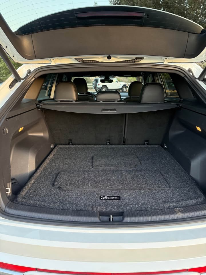 Volkswagen Atlas SEL R-Line 4 Motion