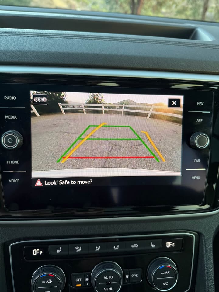 Volkswagen Atlas SEL R-Line 4 Motion