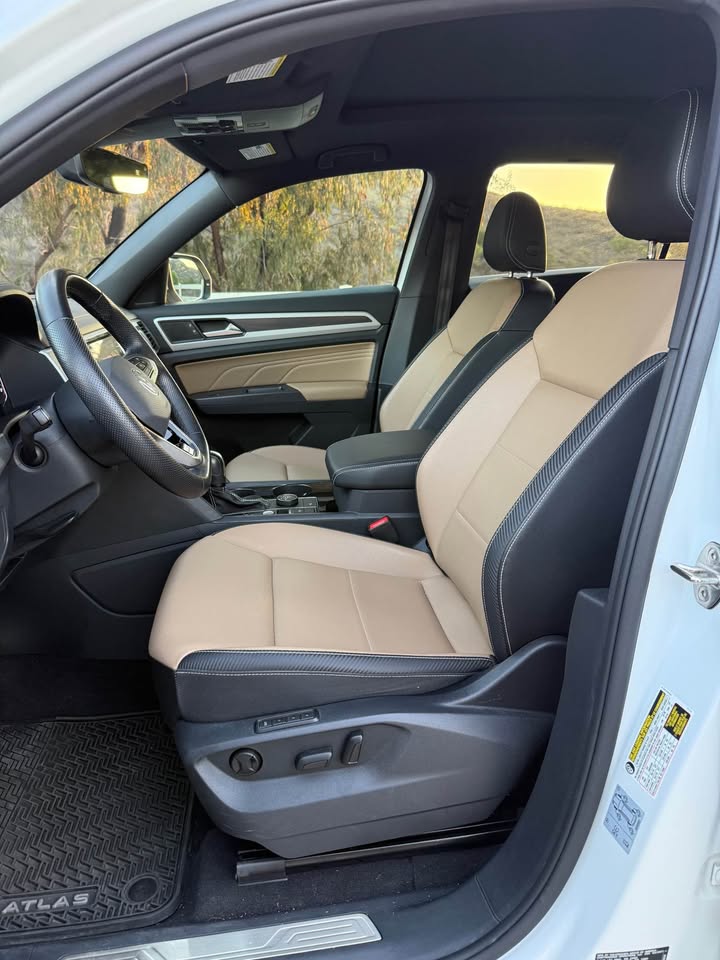 Volkswagen Atlas SEL R-Line 4 Motion