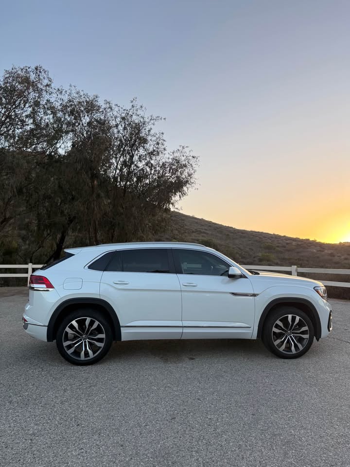 Volkswagen Atlas SEL R-Line 4 Motion