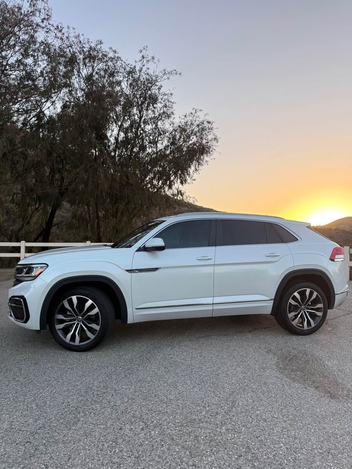 Volkswagen Atlas SEL R-Line 4 Motion